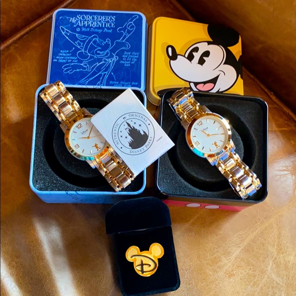 Pair of vintage unisex Disney watches & lapel pin